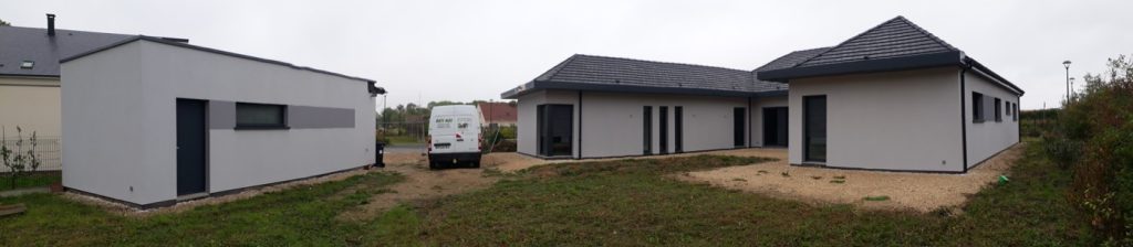 Construction d'une maison plain-pied contemporaine par Bati M2G