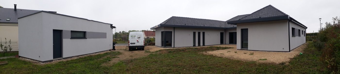 Construction d'une maison plain-pied contemporaine par Bati M2G