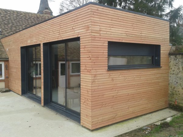 Extension bois adossée à un bâtiment ancien en pierre, Bati M2G