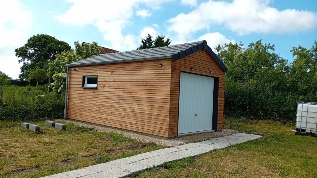 Garage indépendant en ossature bois construit par Bati M2G